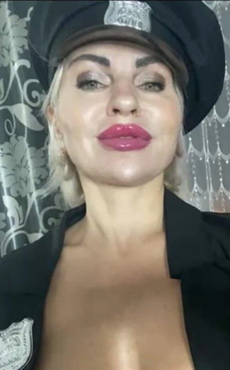 Hotnessi nude onlyfans