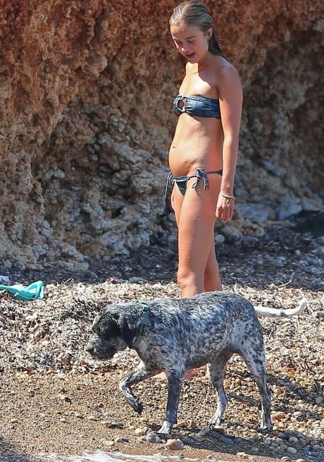 Amelia Windsor onlyfans free content