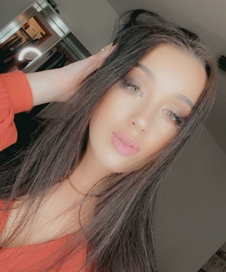 Shelby Dias onlyfans posts