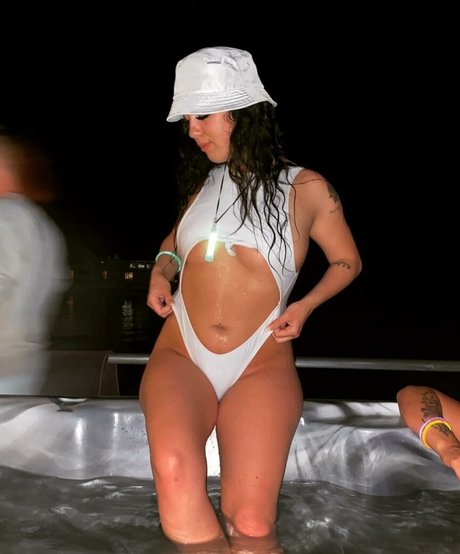 Shelby Dias nude leak onlyfans