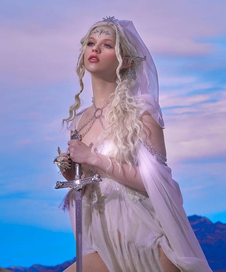 Emma Karla Peet nude leaked onlyfans