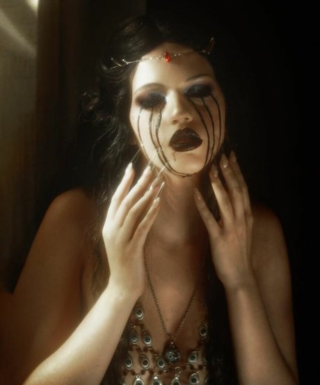 Emma Karla Peet pics onlyfans