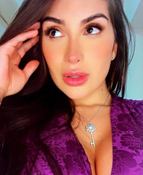 Alicia Drumolin onlyfans leaks.