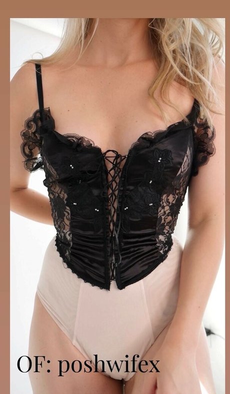 Therealposhwife leaked onlyfans nude