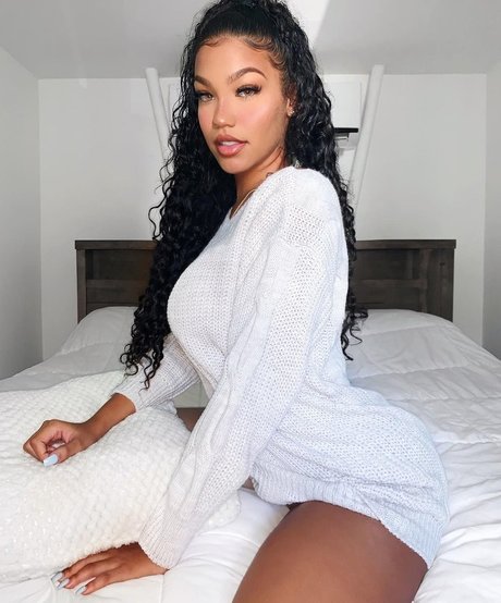 Tiona Fernan onlyfans model images