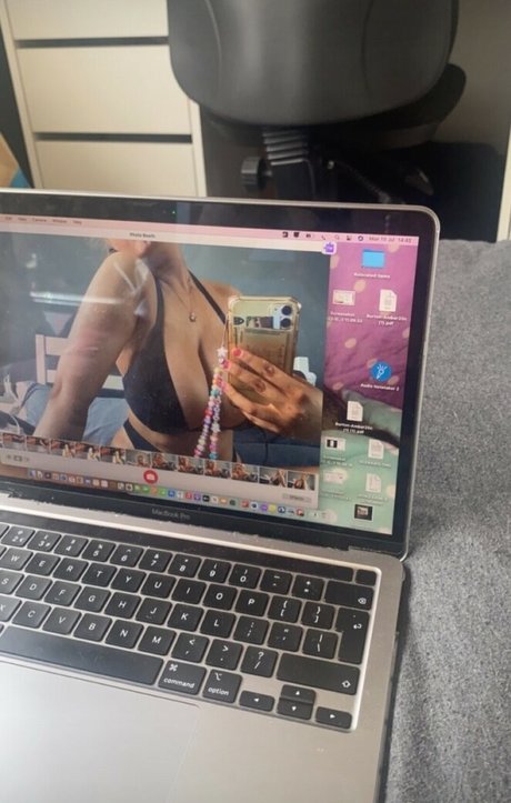 Ambermaybx onlyfans pic