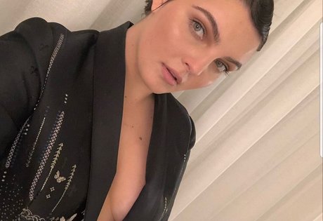 Camren Bicondova onlyfans explicit content