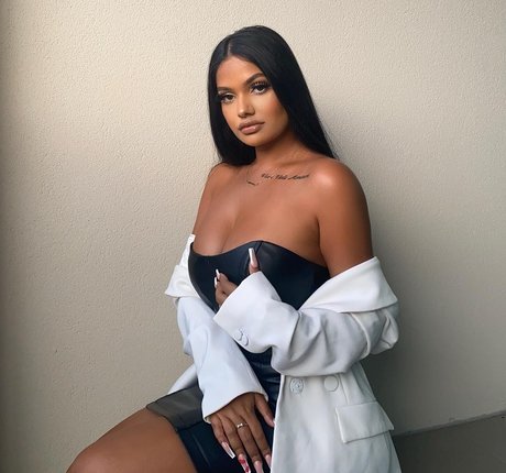 Ari Kumar onlyfans fotos