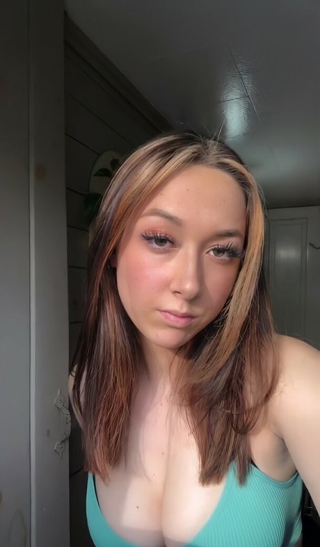 Presley Hine onlyfans posts