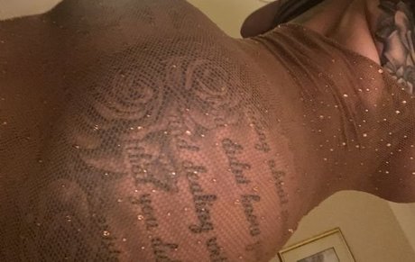 Louise McNamara topless onlyfans