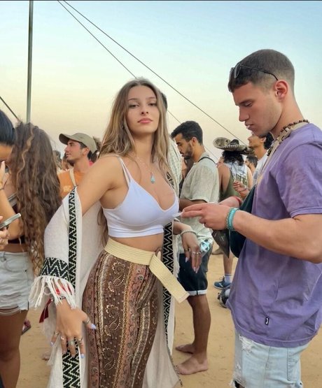 Ella Netzer naked onlyfans