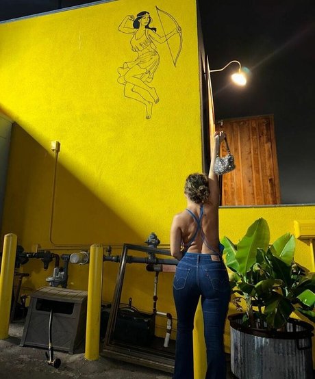 Abi Maria Gomez onlyfans free