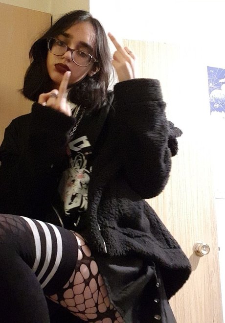 angelsmoonbeam onlyfans porn leaked