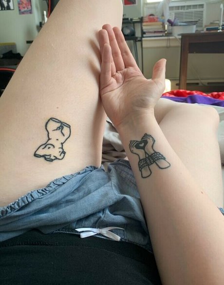 Acvalens onlyfans model images