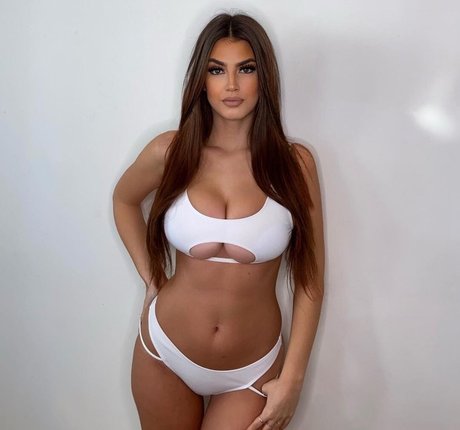 Gena Rexhapi en onlyfans