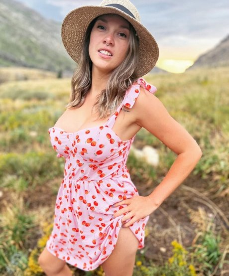 SortaSweetWin naked onlyfans leak