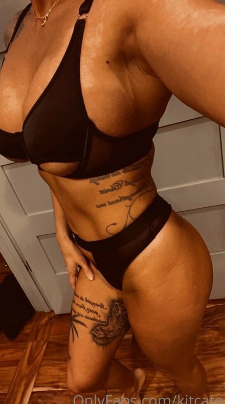 dutch onlyfans sexy nudes depiction