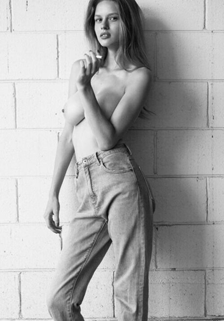 Elle Brittain onlyfans nudes