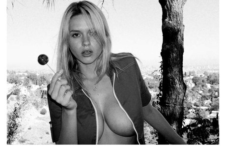 Elle Brittain Profile image