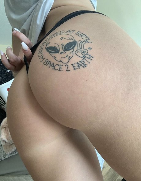 juustjuliaa2 naked onlyfans