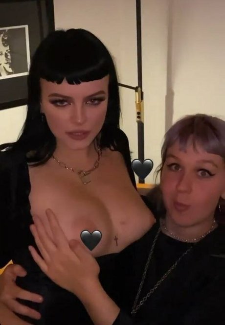 Knivklara nude on onlyfans