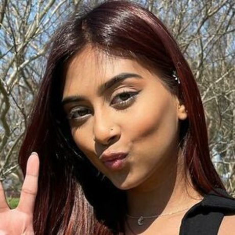 Chrissymenzies onlyfans model photos