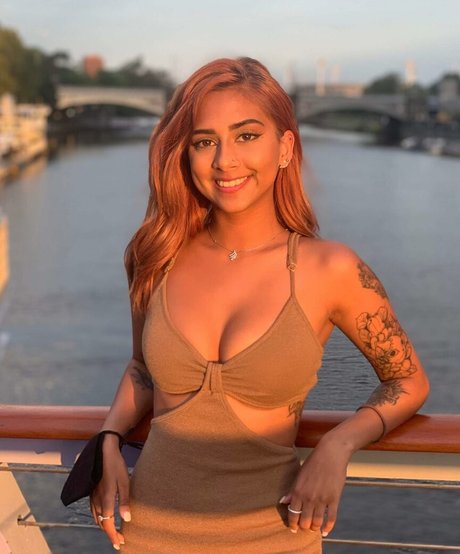 Chrissymenzies onlyfans desnuda