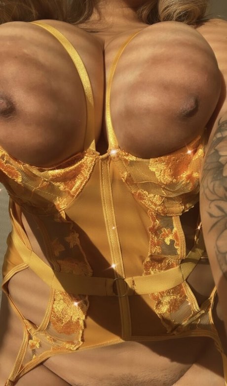 Misstaniaramos onlyfans model photo