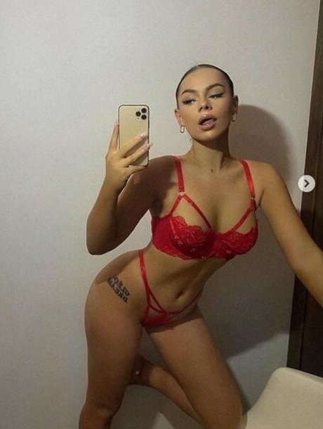 charlotte maynard porn leaked onlyfans