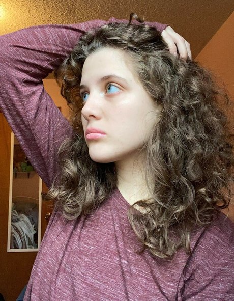 ApartmentFluffy7589 onlyfans model photo