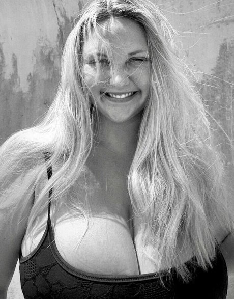 Emma Burzynski nude on onlyfans