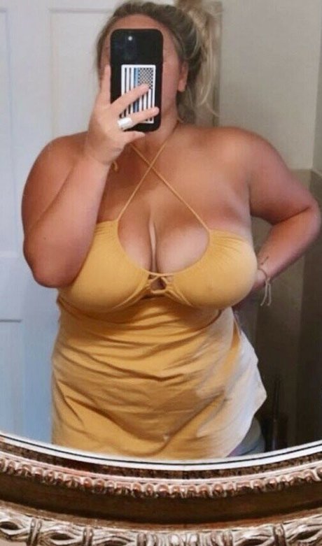 Emma Burzynski onlyfans leak