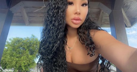 ohsoyoulily onlyfans nude leaks