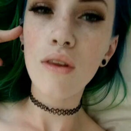 MissEydis onlyfans topless