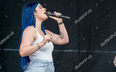 WomenMetal Profile image