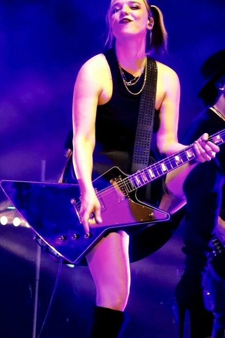 WomenMetal onlyfans content type