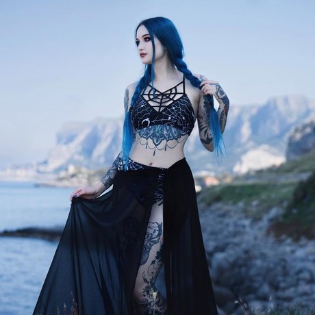 BlueAstrid onlyfans model images