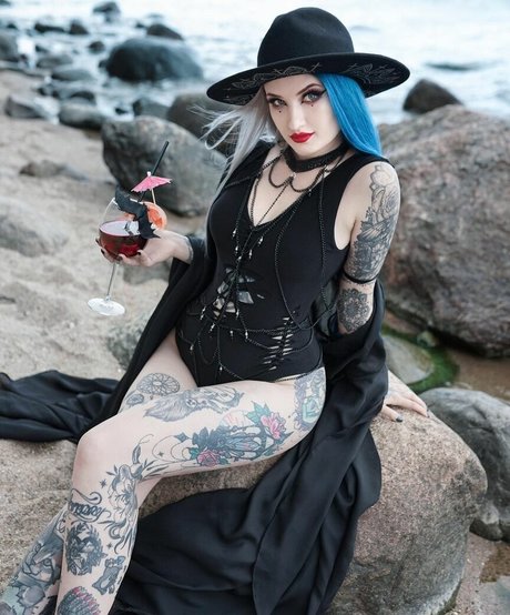 BlueAstrid onlyfans nude photos