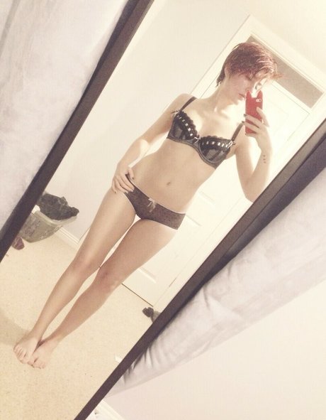 leahviathan strip onlyfans