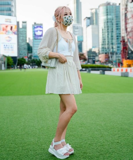 Yvonneflinetv naked onlyfans