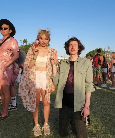 Yvonneflinetv  self-portrait