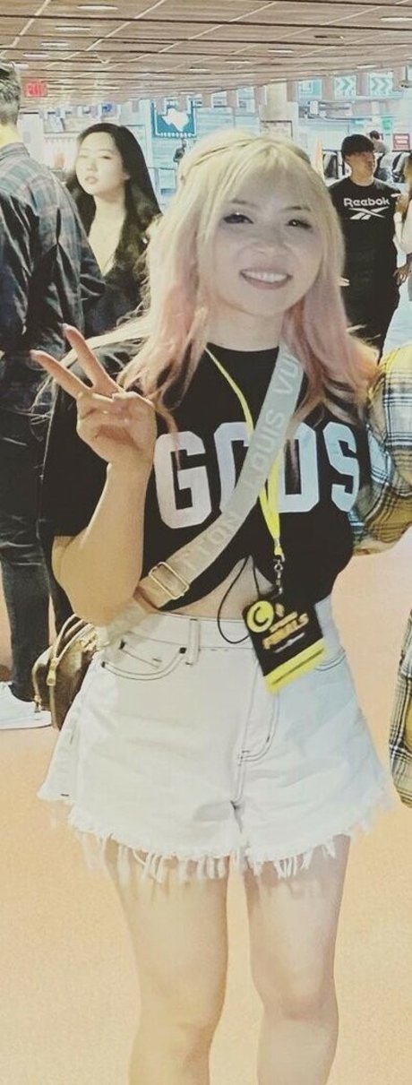 Yvonneflinetv onlyfans leaked.