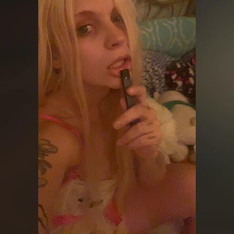 Witten Bonnie naked on onlyfans