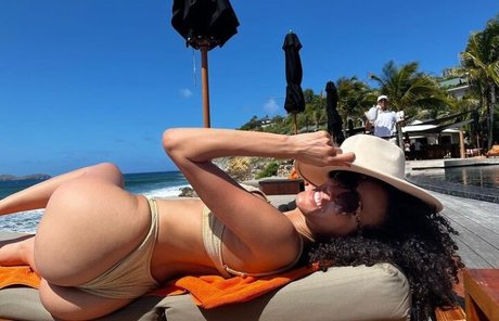 Goodbeyb onlyfans nude tits