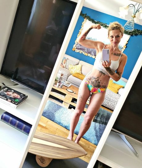 curly sue trip onlyfans free