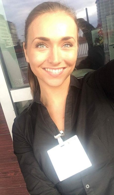 Charis Lister onlyfans leaks.