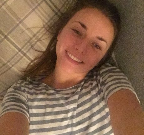 Charis Lister onlyfans model photos