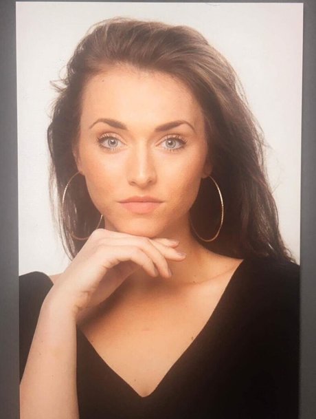 Charis Lister nude onlyfans leak