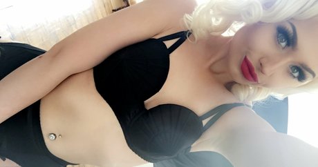 Romanie Smith Profile image