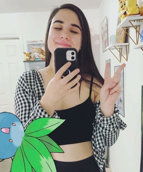 ShiningEdith onlyfans strip